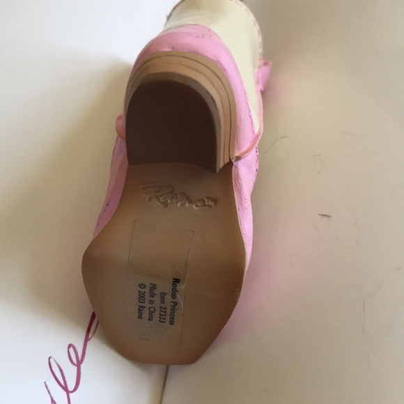 Just the Right Shoe Collection. Design is Rodeo Princess. - Picture 5 of 16